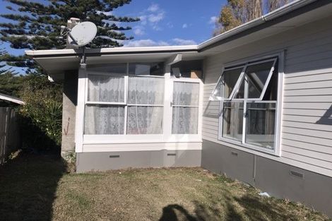 Photo of property in 33 Mcburney Place, Mangere East, Auckland, 2024