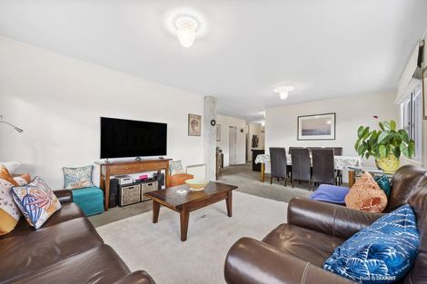 Photo of property in Landscape Apartments, 123-125 Austin Street, Mount Victoria, Wellington, 6011