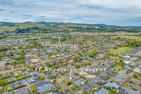 Photo of property in 17 Sovereign Gardens, Halswell, Christchurch, 8025