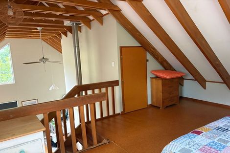 Photo of property in 14 Sandy Bay Road, Black Rock, Picton, 7282