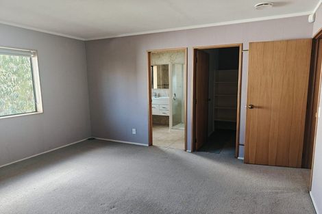 Photo of property in 43 Greenvalley Rise, Glenfield, Auckland, 0629