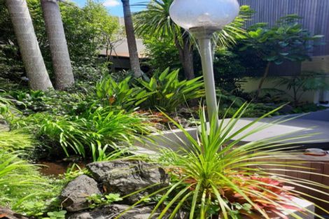 Photo of property in 28 Chelverton Terrace, Red Beach, 0932