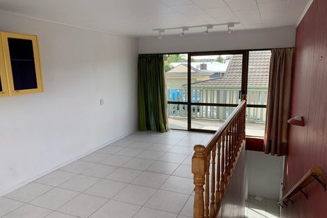 Photo of property in 17 Puketapu Road, Taradale, Napier, 4112