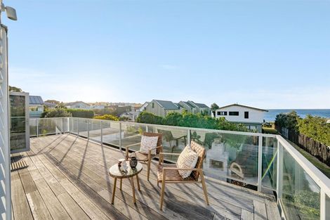Photo of property in 5 Holiday Road, Milford, Auckland, 0620