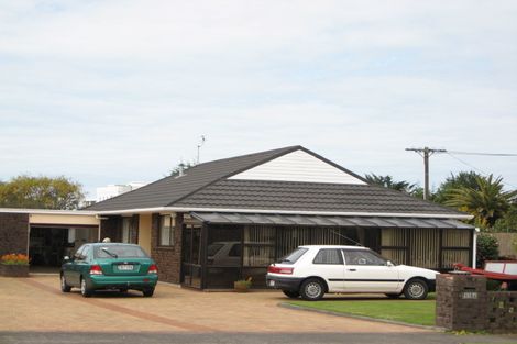 Photo of property in 135 Seaview Road, Westown, New Plymouth, 4310