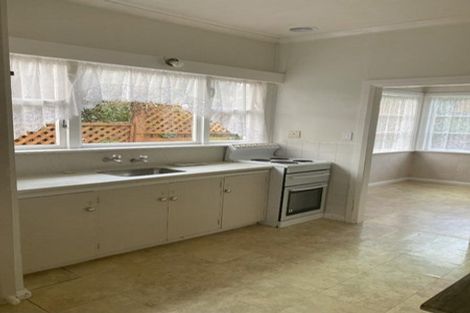 Photo of property in 17 Raroa Terrace, Tawa, Wellington, 5028