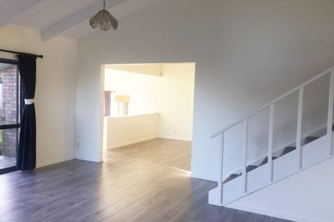 Photo of property in 9 Cambric Place, Botany Downs, Auckland, 2010