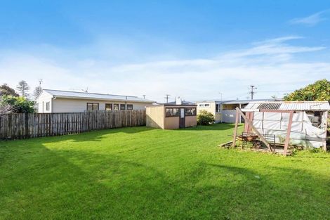 Photo of property in 17 Pine Road, Orewa, 0931