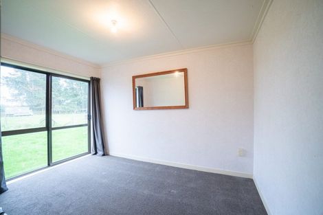Photo of property in 102 Stewart Road, Awahuri, Palmerston North, 4479