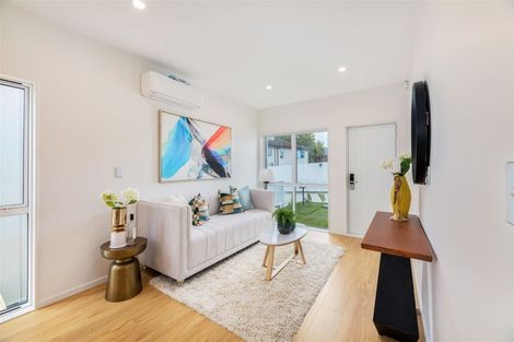 Photo of property in 3d Kingdale Road, Henderson, Auckland, 0610