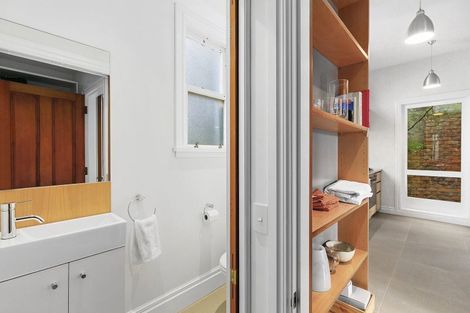 Photo of property in 4 Upton Terrace, Thorndon, Wellington, 6011