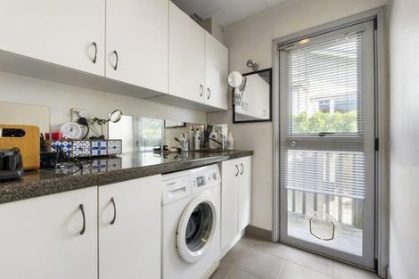 Photo of property in 1/141 Mokoia Road, Birkenhead, Auckland, 0626