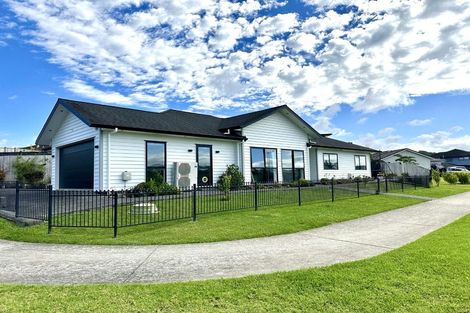Photo of property in 23 Gemscott Crescent, Huapai, Kumeu, 0810