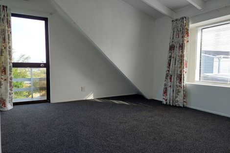 Photo of property in 2/328 East Coast Road, Sunnynook, Auckland, 0632