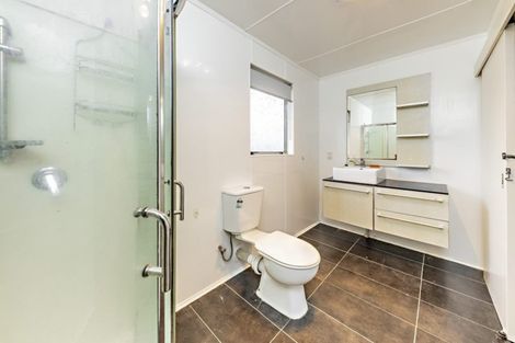 Photo of property in 438 Roscommon Road, Clendon Park, Auckland, 2103