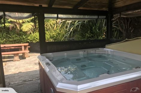 Photo of property in 24 Randwick Place, Randwick Park, Auckland, 2105