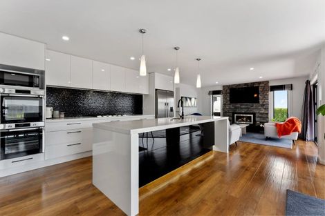 Photo of property in 25 Silicon Way, Fitzherbert, Palmerston North, 4410