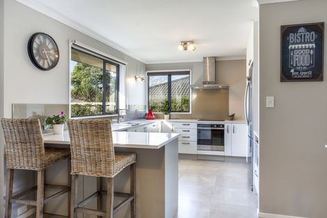 Photo of property in 6 Amberly Rise, Helensville, 0800