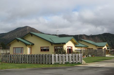 Photo of property in 3 Grey Street, Murchison, 7007