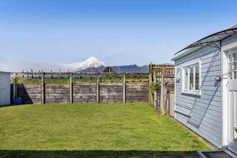 Photo of property in 2 Hurworth Road, Hurworth, New Plymouth, 4371
