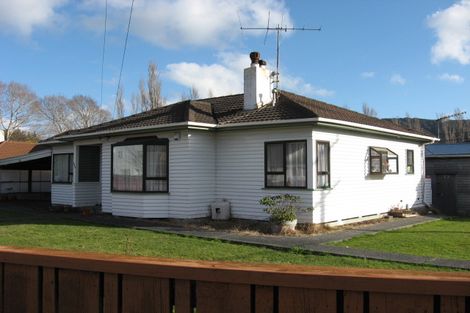 Photo of property in 142 Main Road, Wainuiomata, Lower Hutt, 5014