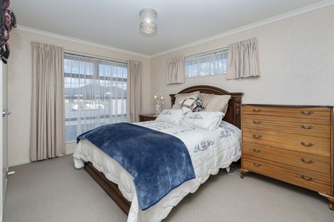 Photo of property in 25 Geneva Terrace, Kelvin Grove, Palmerston North, 4414