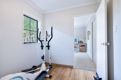 Photo of property in 85 Buscomb Avenue, Henderson, Auckland, 0610