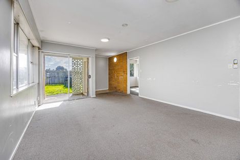 Photo of property in 11 Blanes Road, Weymouth, Auckland, 2103