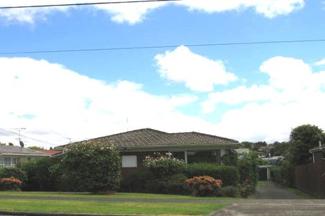 Photo of property in 1/3 Otakau Road, Milford, Auckland, 0620