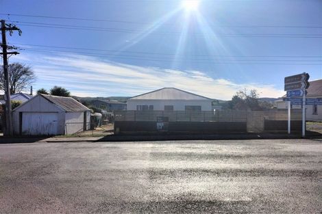 Photo of property in 33 Main Road, Owaka, 9535
