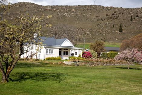 Photo of property in 102 Roxburgh East Road, Roxburgh East, Roxburgh, 9571