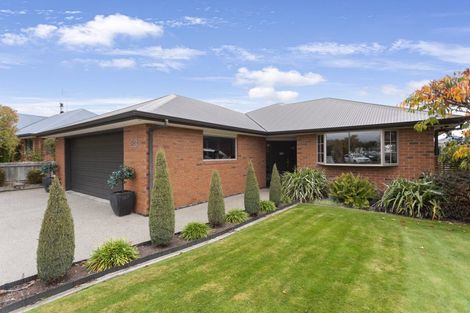 Photo of property in 23 Kura Place, Mosgiel, 9024