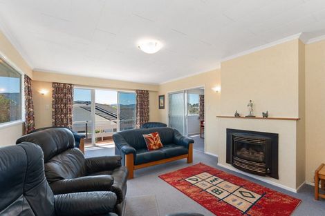 Photo of property in 1 Dunrobin Grove, Silverstream, Upper Hutt, 5019