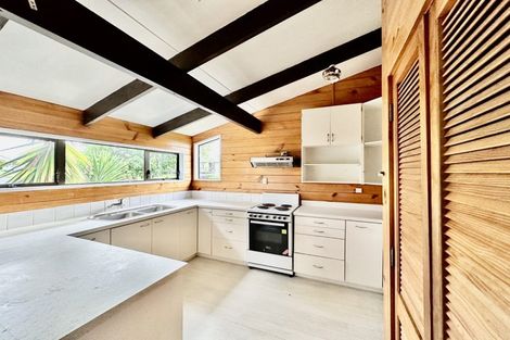 Photo of property in 17 Lane Road, Weymouth, Auckland, 2103