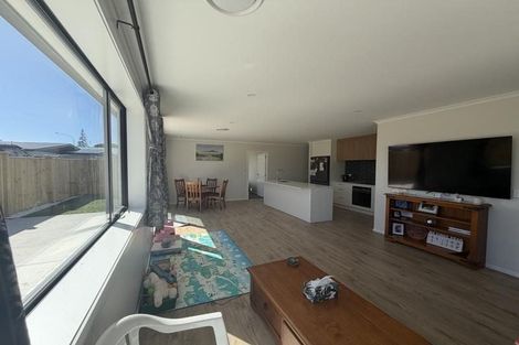Photo of property in 44a Michael Road, Paraparaumu Beach, Paraparaumu, 5032