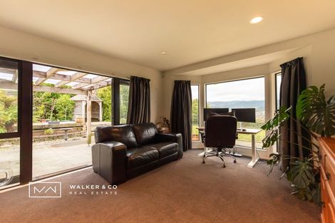 Photo of property in 2 Kirton Drive, Riverstone Terraces, Upper Hutt, 5018