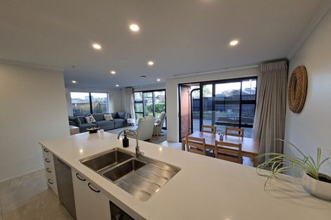 Photo of property in 8 Routeburn Lane, Karaka, Papakura, 2124