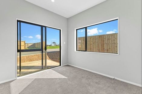 Photo of property in 111 Mutetai Road, Clarks Beach, 2122