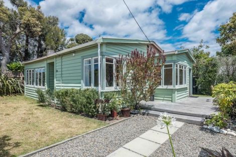 Photo of property in 2 Hemara Street, Waikanae Beach, Waikanae, 5036
