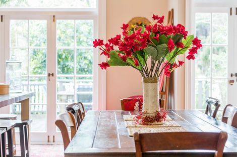 Photo of property in 54 Tinopai Road, Titirangi, Auckland, 0604