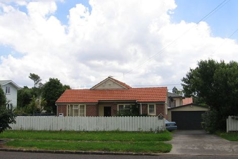 Photo of property in 31 Queensway, Three Kings, Auckland, 1024