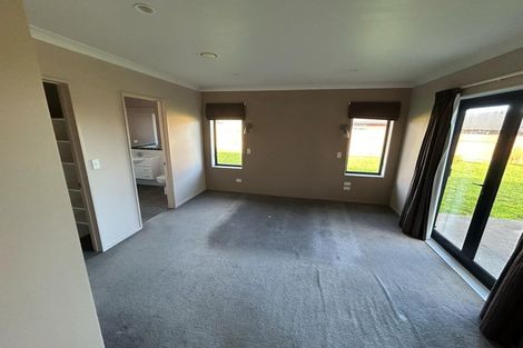 Photo of property in 186 Pacific Drive, Fitzherbert, Palmerston North, 4410