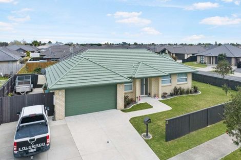 Photo of property in 2 Leet Crescent, Papamoa Beach, Papamoa, 3118