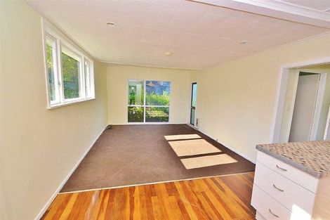 Photo of property in 162 Edmonton Road, Te Atatu South, Auckland, 0610