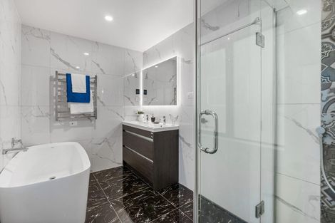 Photo of property in 1 Barrique Road, Kumeu, 0810