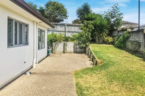 Photo of property in 1 Thomas Hamer Place, Greenhithe, Auckland, 0632