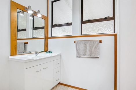 Photo of property in 95 Bell Street, Tawa, Wellington, 5028