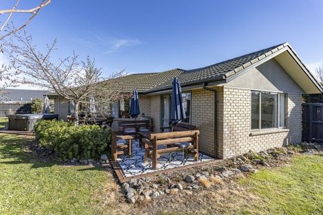 Photo of property in 44 Huntingdon Drive, Rangiora, 7400