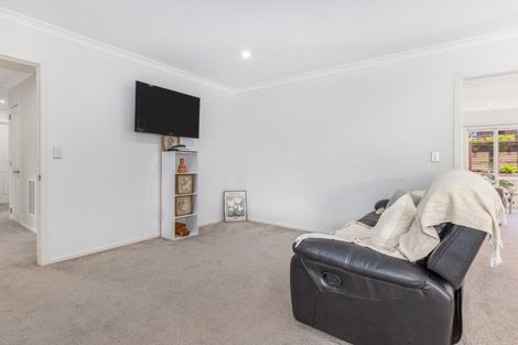 Photo of property in 47 Te Puia Drive, Aotea, Porirua, 5024