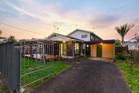 Photo of property in 1/8 Koromiko Street, New Lynn, Auckland, 0600